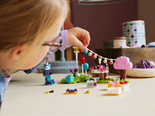 Конструктор LEGO Animal Crossing 77046 День рождения Джулиана - фото